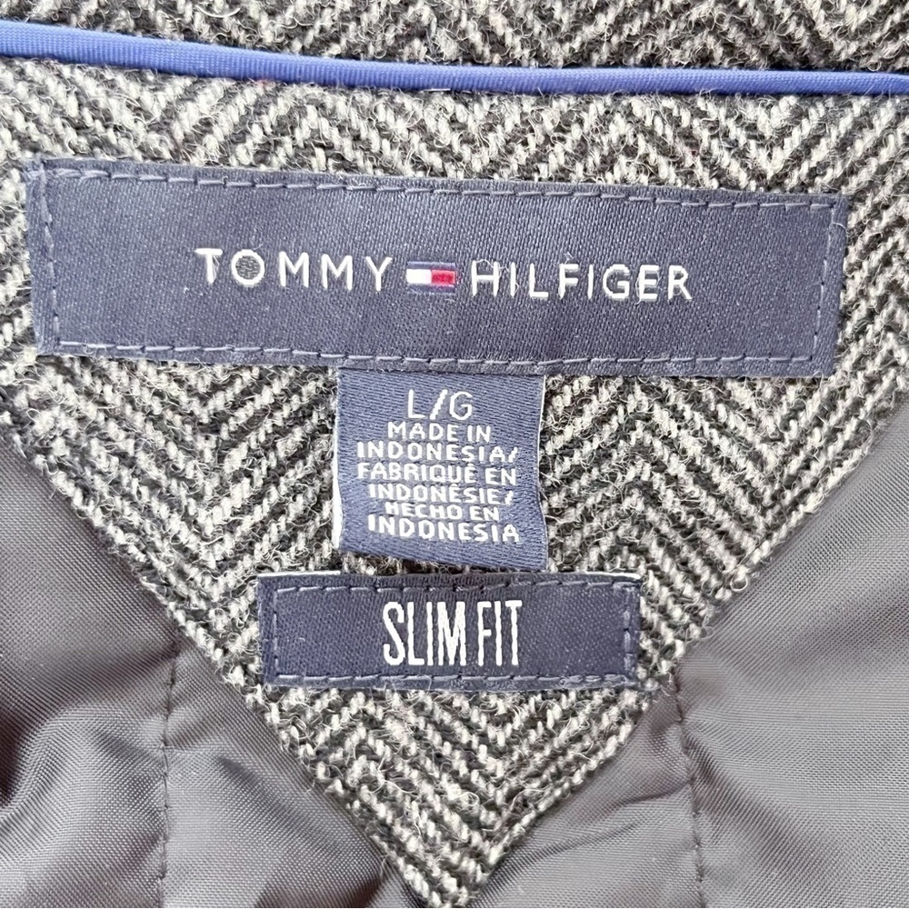Tommy Hilfiger Slim Fit Wool Blend‎ Herringbone Insulated Jacket in Grey, Large - Picture 3 of 10
